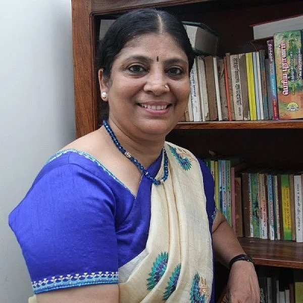 வழக்கறிஞர் சுமதி