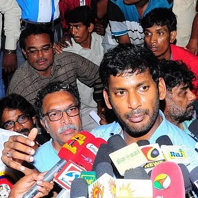 கமல் பற்றி ராதாரவி அவதூறாக பேசியதை விரைவில் வெளியிடுவேன்: விஷால் ஆவேசம்!