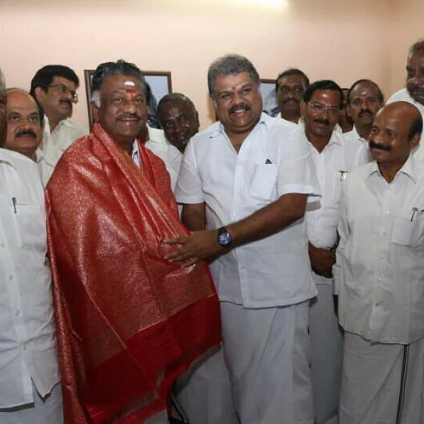 உள்ளாட்சித் தேர்தலில் ஓ.பி.எஸ். அணியுடன் கூட்டு : ஜி.கே.வாசன்