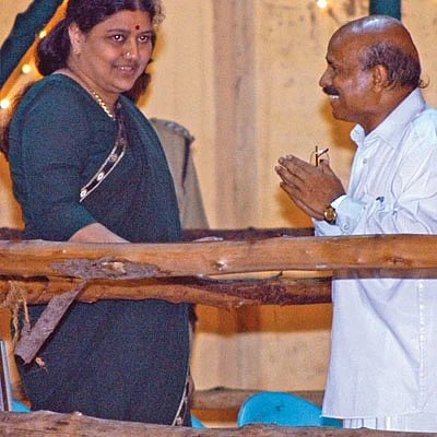 ‘‘அந்தக் குடும்பம் தலையிடாது... சின்னம்மாவும் விடமாட்டார்!’’