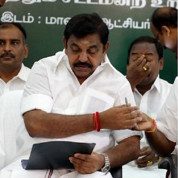 “முழு சந்திரமுகியாவே மாறிட்டாரு எடப்பாடி பழனிசாமி!" - வறுத்தெடுக்கும் வன்னி அரசு