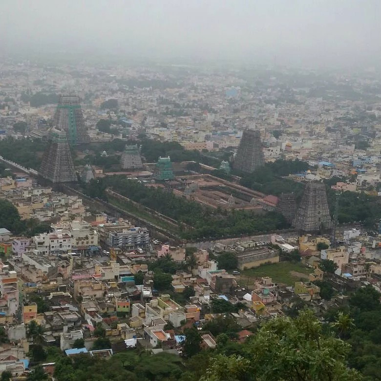 சிவராத்திரி விழா:திருவண்ணாமலையில் லட்ச தீபம்!
