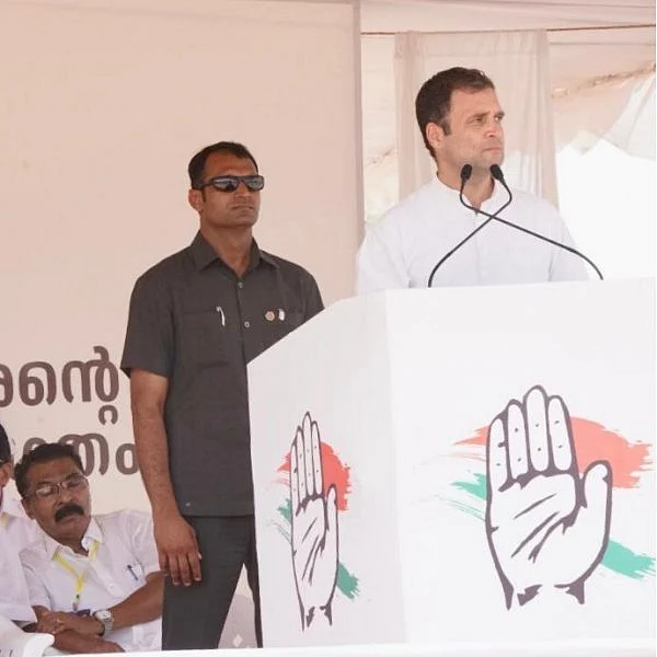 "தமிழும் மலையாளமும் எந்த விதத்தில் குறைந்துவிட்டன?" - மோடியை விளாசிய ராகுல் காந்தி