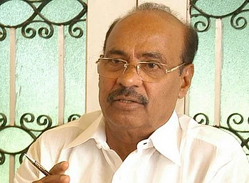 'ஐஐடி விவகாரம்: மத்திய அரசு சர்வாதிகாரத்தை நோக்கி செல்கிறது!'