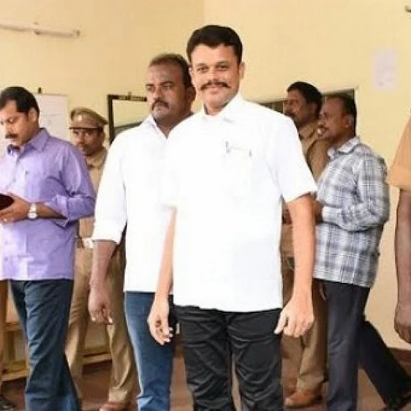 கோகுல்ராஜ் கொலை வழக்கு: அரசு கூடுதல் வழக்கறிஞர் புதிய மனு! மீண்டும் சூடுபிடிக்கும் விசாரணை!