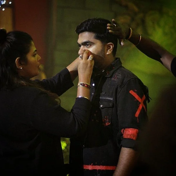 சிங்கிள் மதர் டு சிம்புவின் பெர்சனல் மேக் அப் ஆர்டிஸ்ட்! - நவீனாவின் நம்பிக்கை கதை