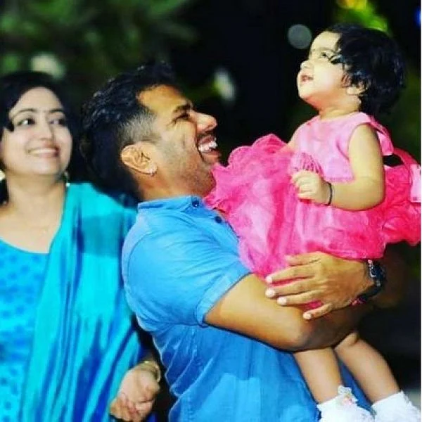 16 வருடங்கள் கழித்து பிறந்த குழந்தையின் உயிரை 5 நிமிடத்தில் பறித்த விபத்து!- கேரளாவில் நடந்த துயரம்