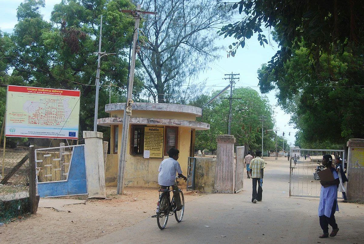 ராமநாதபுரம் மண்டபம் அகதிகள் முகாம்: ஆட்சியாளர்களால் பழிவாங்கப்படும் அதிகாரிகள்!