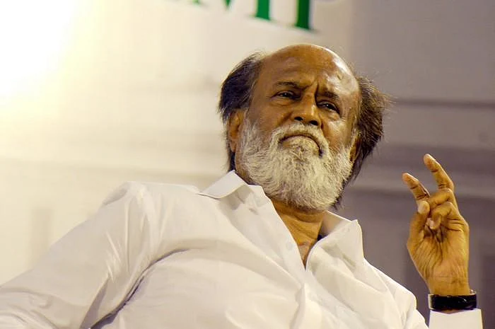 `யார் யார்... ஜெயிப்பா?' - `தர்பார்' பிரேக்கில் ரஜினியின் டிஸ்கஷன்