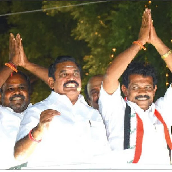 மும்முனைப் போட்டியில் திருப்பரங்குன்றம்... பணப் பட்டுவாடா ஜரூர்... வாக்காளர்கள் கொண்டாட்டம்