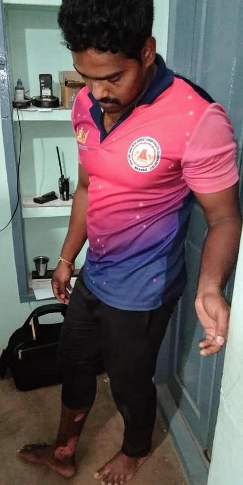 `பைக்கை எரிக்கச் சொன்னாரா முதல்வர்?!' - அழகப்பா பல்கலைக்கழகத்தில் என்ன நடந்தது?
