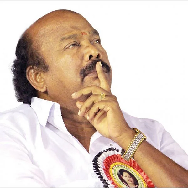 மக்களை ஈர்க்கும் தலைமை அ.தி.மு.க-வில் இல்லை! - பற்றவைக்கும் ராஜன் செல்லப்பா