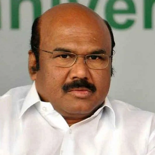 `அறைக்குள் விவாதிப்போம்; அம்பலத்தில் விவாதிக்காதீங்க!'- கட்சியினருக்கு ஜெயக்குமார் அட்வைஸ்