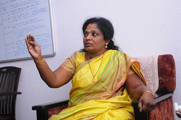 மத்திய அமைச்சரின் பிரஸ் மீட்டில் மாயமான தமிழிசையின் செல்போன்!