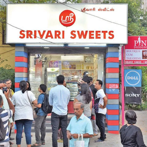 உணவு உலா: பானி பூரி தோன்றிய கதை தெரியுமா?
