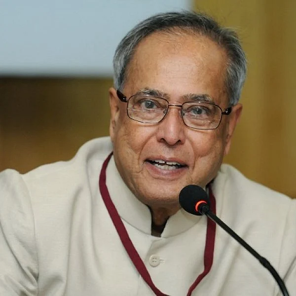 ‘விமர்சிக்காதீர்கள்; அவர்கள் சரியாகவே செய்கிறார்கள்!’ - காங்கிரஸுக்கு எதிராக பிரணாப் கருத்து