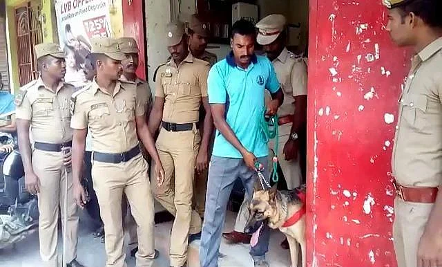`பூட்டையும் உடைக்கல, துளையும் போடல!'- கதிகலங்க வைத்த வடமாநிலக் கொள்ளையர்கள்