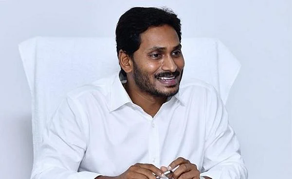 ‘6 நாள்களாக முடியாததை 6 நிமிடங்களில் முடித்துவிட்டார்’- மாணவர்களை நெகிழவைத்த ஜெகன்மோகன் ரெட்டி