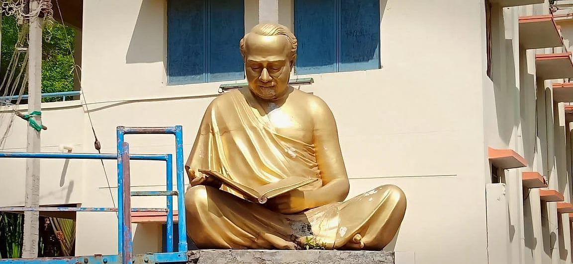 அறிஞர் அண்ணாவைப் பார்த்து பயந்த அ.தி.மு.க எம்.பி ரவீந்திரநாத்குமார்!
