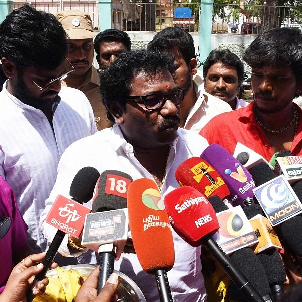 `திட்டமிட்டபடி 23-ம் தேதி நடிகர் சங்கத் தேர்தல் நடைபெறும்!’ - கருணாஸ் எம்.எல்.ஏ