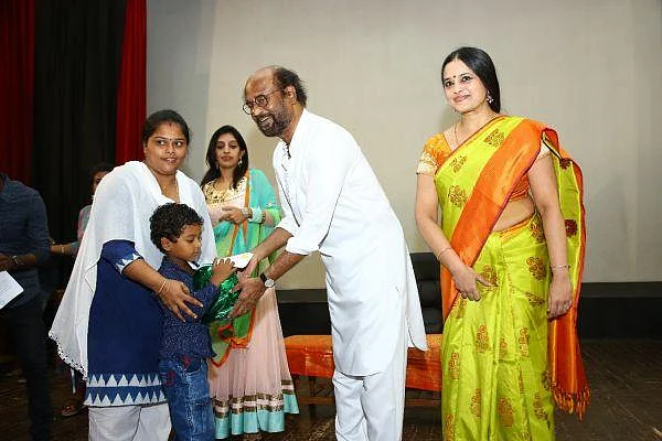 `ஶ்ரீராமுக்கு பொம்மை வாங்கி வைத்திருக்கிறேன்!' - சிறுவனின் இறப்பால் கண்கலங்கிய ரஜினி