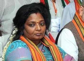 தமிழக பி.ஜே.பி-க்குள் பூகம்பம்... கூண்டோடு மாற்ற மோடி முடிவு! யார் அந்த இருவர்?