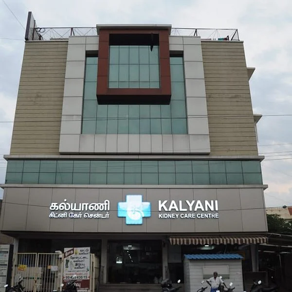 ‘ஒரு கிட்னிக்கு 3 கோடி ரூபாய்!’ - மருத்துவமனையின் பெயரில் ஃபேஸ்புக்கில் அரங்கேறிய மோசடி