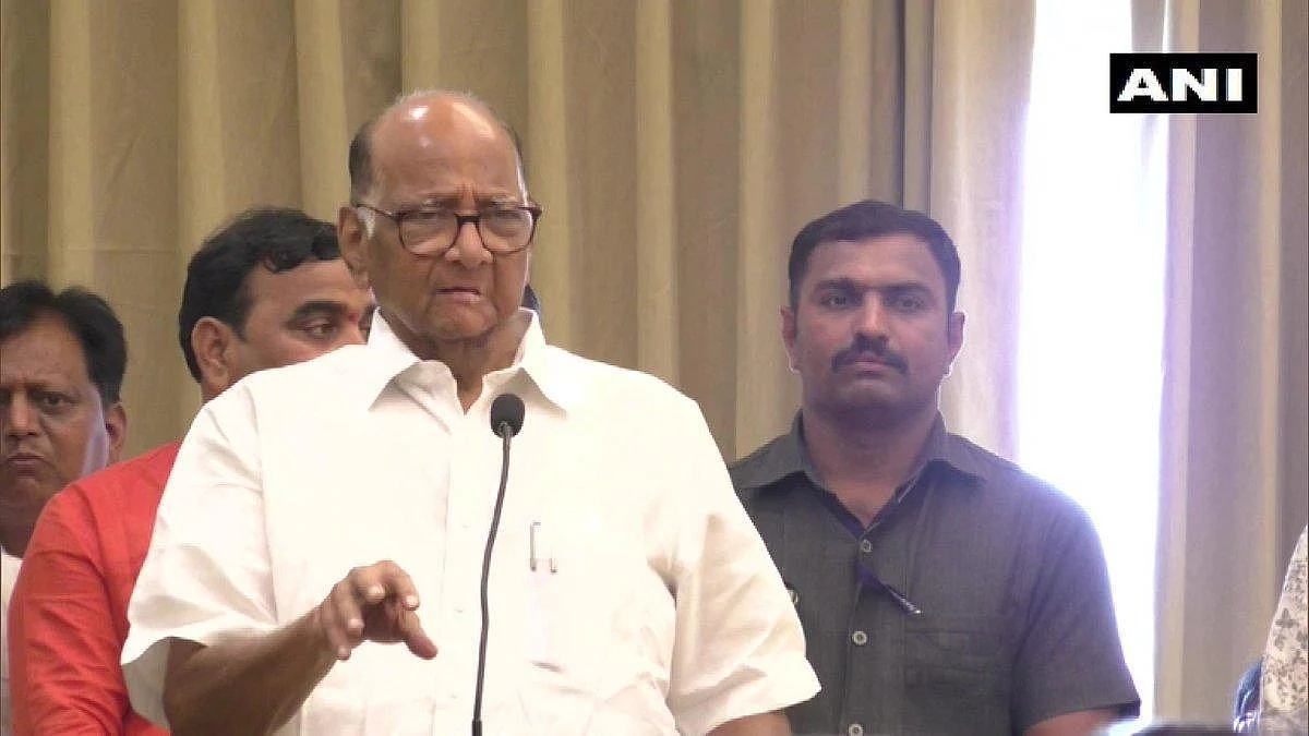 `அவர்களைப் பார்த்து கற்றுக்கொள்ளுங்கள்!’ - ஆர்.எஸ்.எஸ்-ஐ சுட்டிக்காட்டிய சரத் பவார்