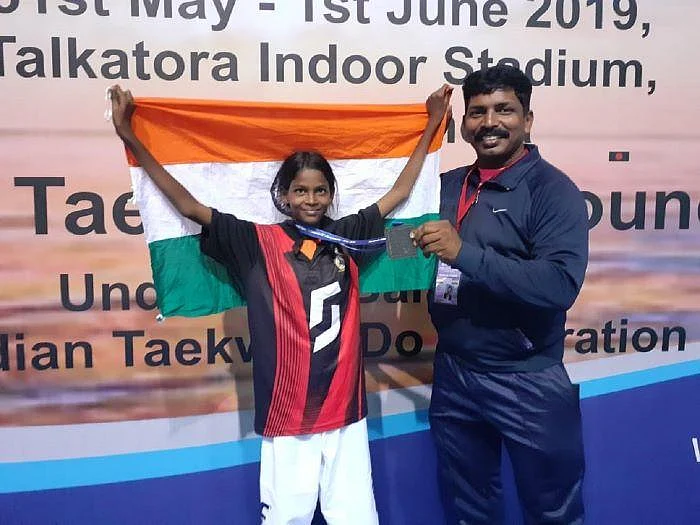 தெற்காசிய டேக்வாண்டோ போட்டியில் பதக்கம் வென்ற மாநகராட்சி பள்ளி மாணவி!