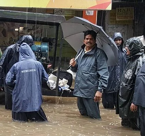 புதுக்கோட்டைக்கு வந்த தேவேந்திர பட்நாவிஸ் - யார் இந்த `கேப்டன்' தமிழ்ச்செல்வன்?