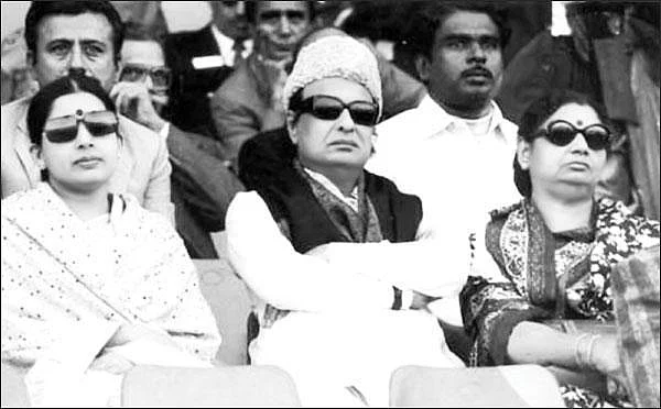 `` `ஜானு... அம்மு வீட்டுக்கு வருது; ஸ்பெஷல் சமையல் செய்!'னு சொன்ன எம்.ஜி.ஆர்!" - விஜயகுமாரி