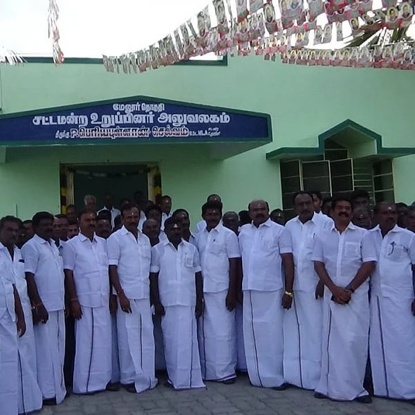 `கக்கன் தொகுதியிலயா இப்படி..!' - 15 ஆண்டுகளுக்குப்பின் திறக்கப்பட்ட எம்.எல்.ஏ அலுவலகம்