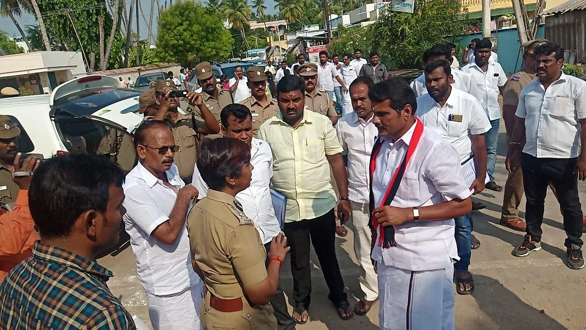 "காவல்துறையினர் ஆளுங்கட்சி நிர்வாகிபோல் செயல்படுகின்றனர்!" - செந்தில் பாலாஜி குற்றச்சாட்டு