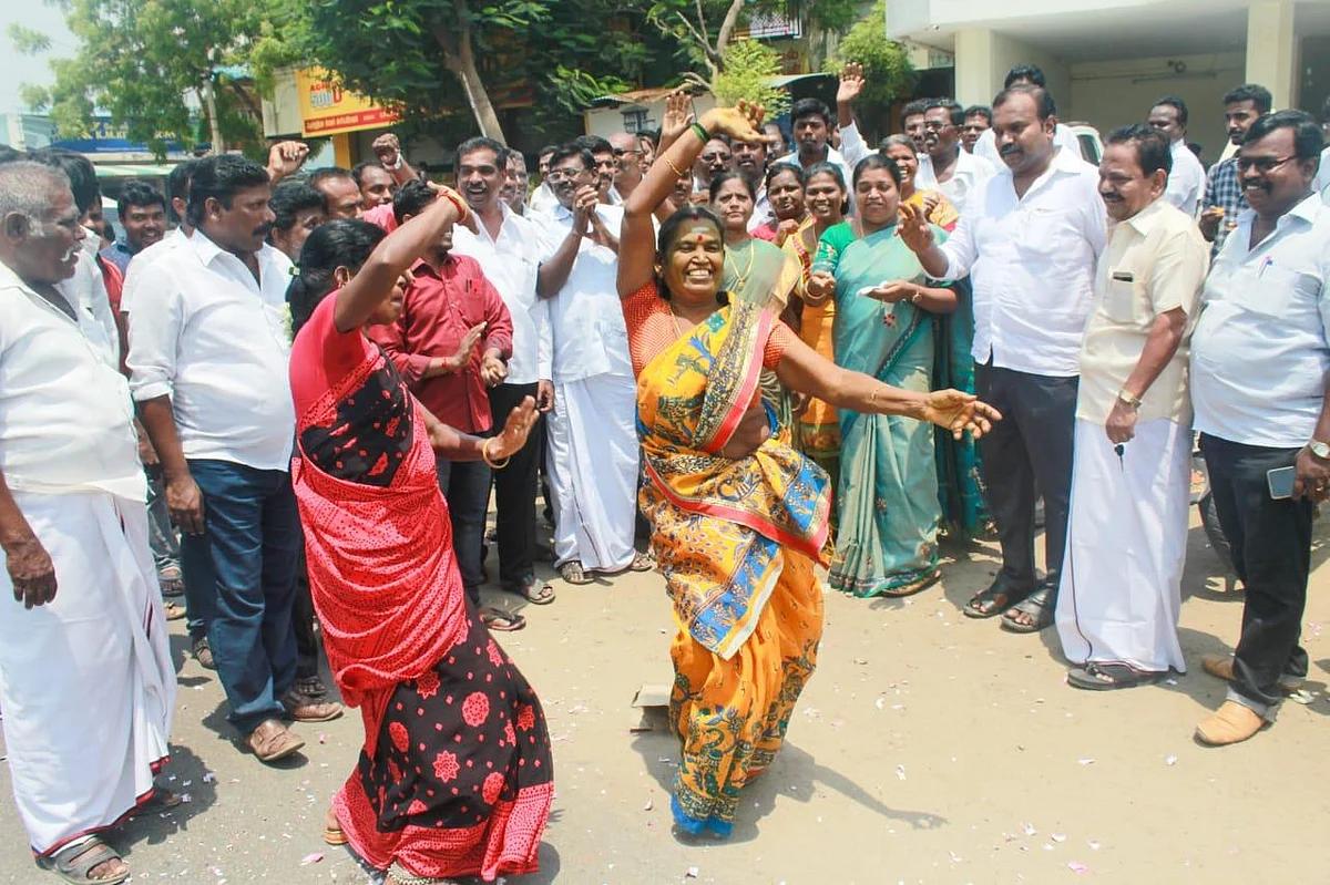 1,48,689 வாக்குகள் வித்தியாசத்தில் முன்னிலை!- தமிழிசையைச் சாய்த்த கனிமொழி