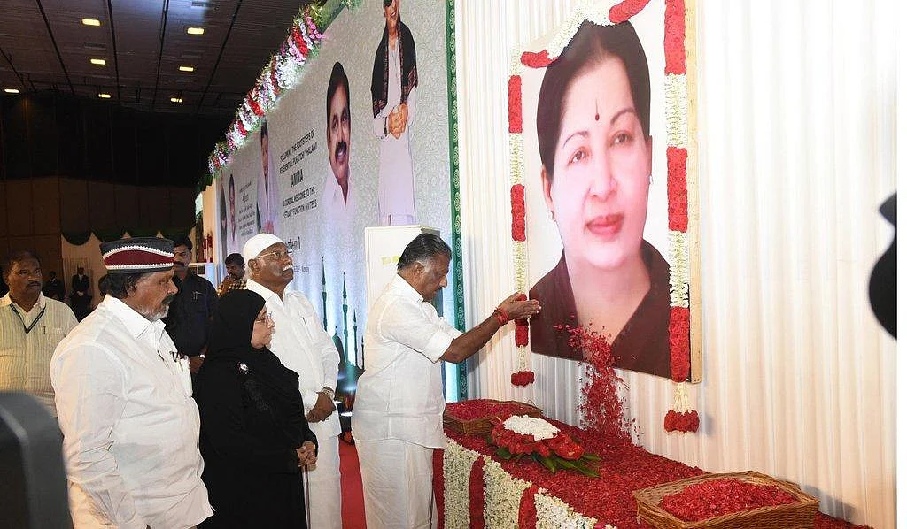 `இந்த ஆட்சி தொடர்ந்தாதான் உங்களுக்கும் நல்லது!'- எடப்பாடியின் ‘எமோஷனல்’ அஸ்திரம்