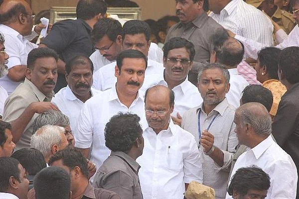 `நம்மை நாமே ஏமாற்றிக்கொண்டோம்!' - கொந்தளித்த ராமதாஸ்; `ஆதங்க' அன்புமணி