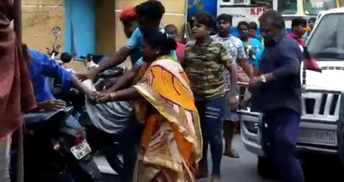 `கன்னம் கிழிந்தது, தலை, காது, முதுகில் காயம்!' - தி.மு.க பிரமுகரால் முதியவருக்கு நடந்த சோகம்