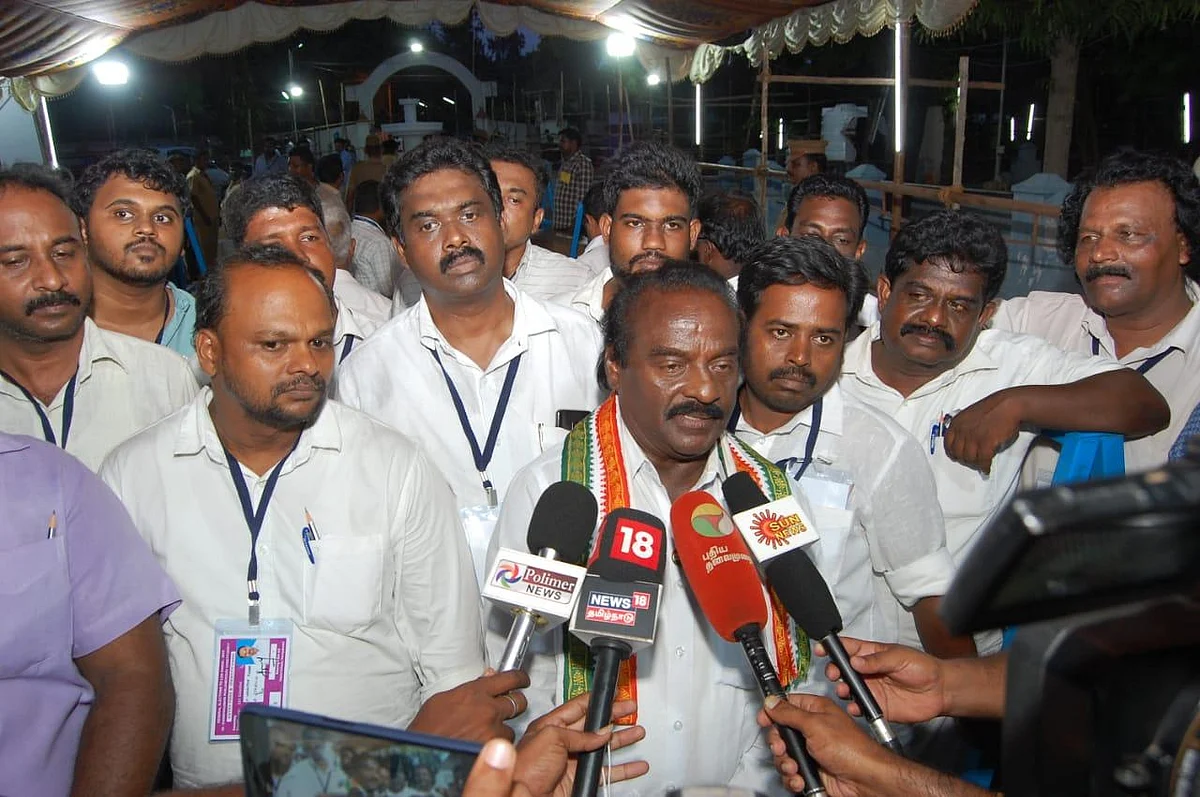 `மத்தியில் காங்கிரஸ் ஆட்சி அமையவில்லை என்ற கவலை இல்லை!' - வசந்தகுமார் சர்ச்சை பேட்டி
