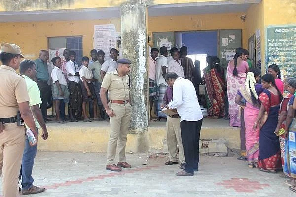 `நல்லவங்களுக்கு ஓட்டுப்போட்டேன்!’ - 101 வயது மூதாட்டி அசத்தல் பேட்டி