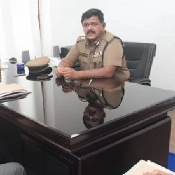 `தேர்தல் நடத்தை விதிகள் அமலில் இருக்கும்போது விருந்தா?’ - விழிபிதுங்கும் அதிகாரிகள்
