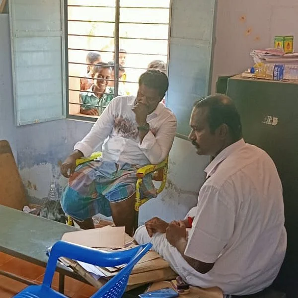 `10000 ரூபாய் கொடுங்க; 7000 ரூபாய் தாறேன்!'- பட்டா மாறுதலுக்கு லஞ்சம் வாங்கிய விஏஓ ஆம்ஸ்ட்ராங் கைது