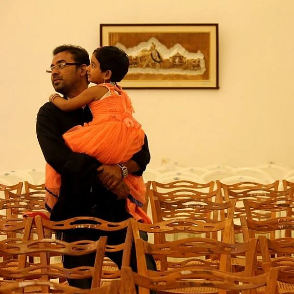 ``என்னை, கொஞ்சம் ஒளித்துதான் வைப்பேன்'' - எழுத்தாளர் நரன்