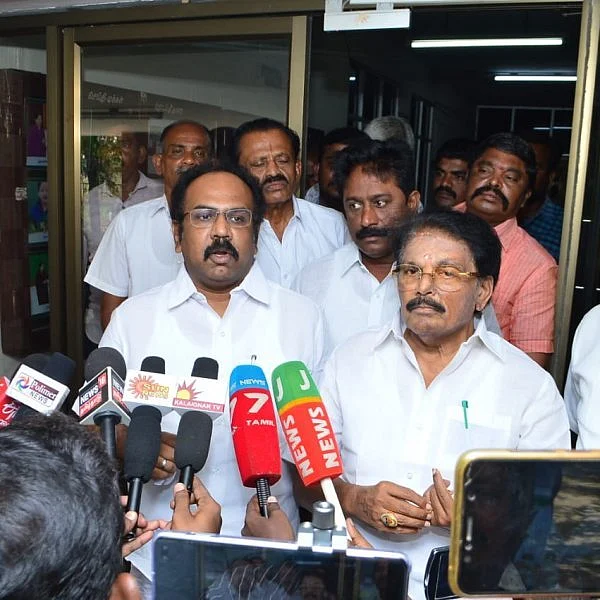``தாமிரபரணி நீர் பாதியா குறைஞ்சிடுச்சு; வைகை நீர் நின்னுபோச்சு!’’ - கலெக்டரிடம் முறையிட்ட 4 எம்.எல்.ஏ-க்கள்