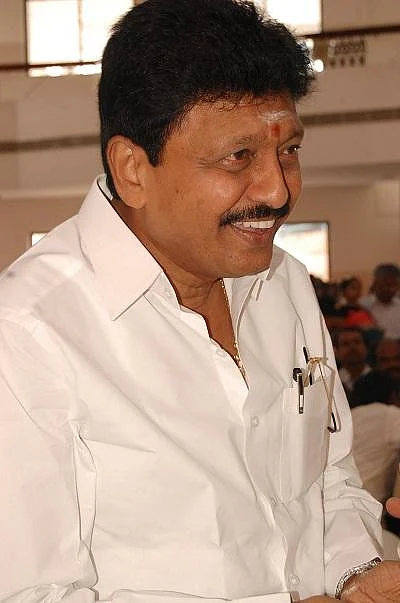 ‘வர்த்தக அரசியல் நோக்கமல்ல; அங்கீகாரம் கிடைச்சாச்சு’ - திவாகரன் திடீர் உற்சாகம்