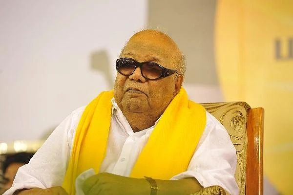 `60 கிலோ பூக்கள்; கருணாநிதியின் பேனா, ஃபீனிக்ஸ் பறவை!' - யார் இந்தப் பூக்கடை வெங்கடேசன்?