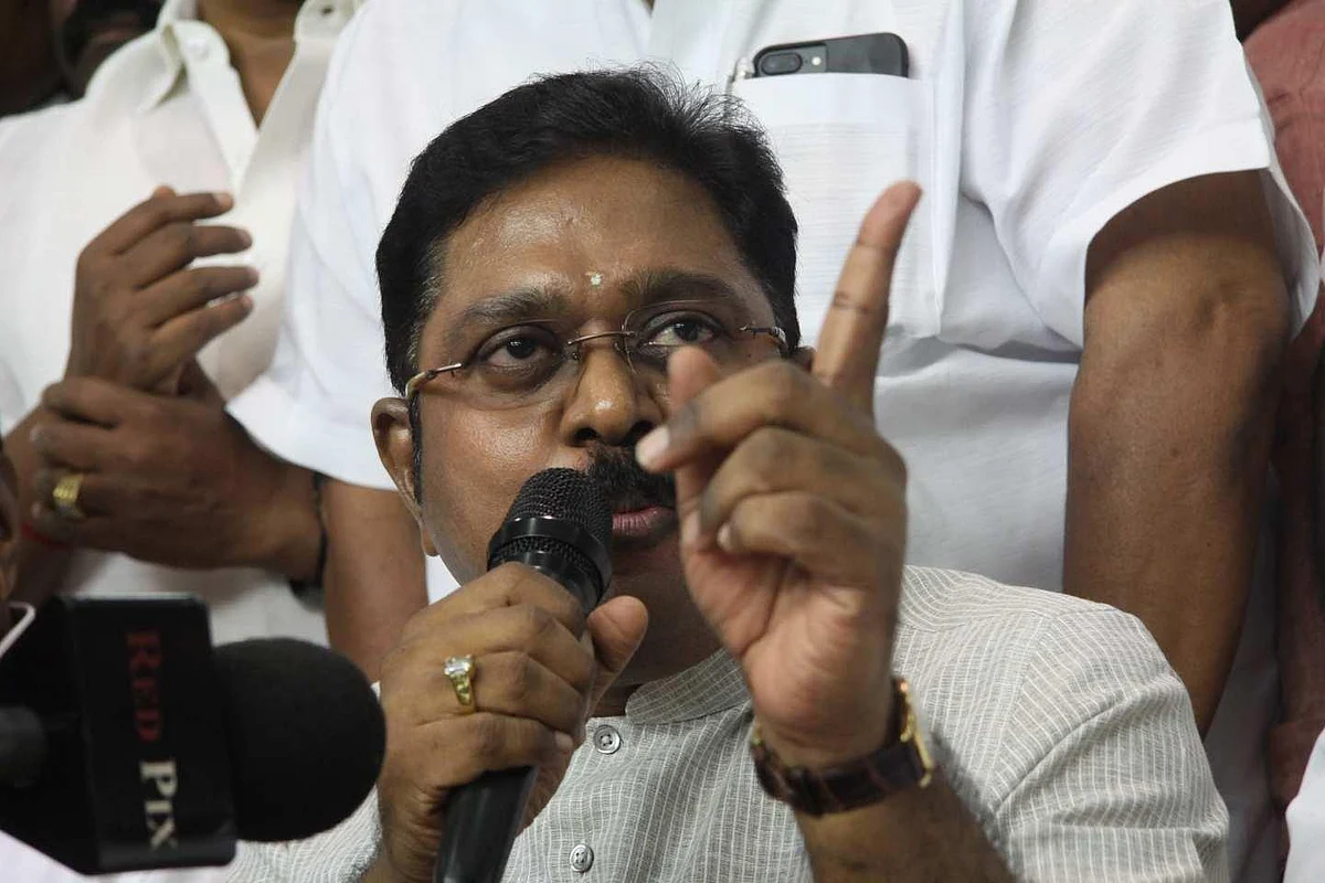 தினகரன் கேட்ட 3 கேள்விகள்; விழிபிதுங்கிய 18 மா.செ-க்கள்!