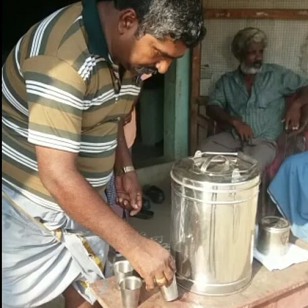 5 ரூபாய்க்கு சுடச் சுட மசாலா டீ; தாமரங்கோட்டை மக்களின் ஃபேவரைட் டீக்கடை #MyVikatan