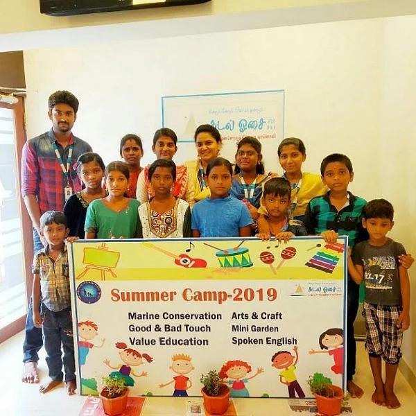 கோடை கால பயிற்சி - பள்ளி குழந்தைகளை மகிழ்வித்த கடலோசை வானொலி