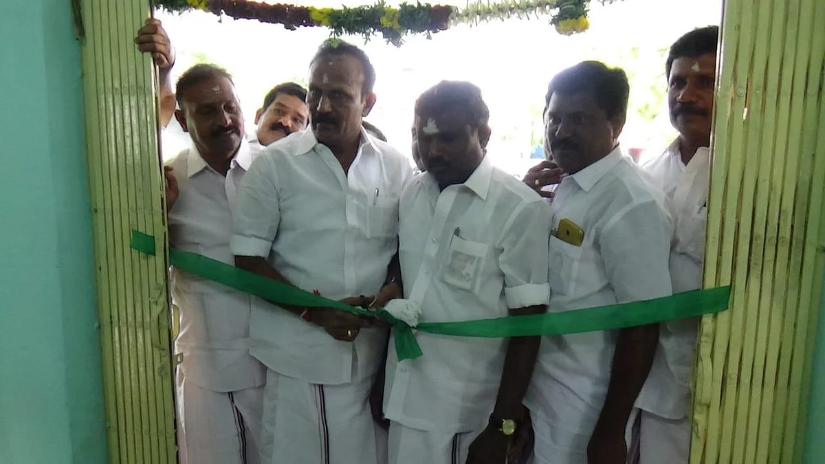 `கக்கன் தொகுதியிலயா இப்படி..!' - 15 ஆண்டுகளுக்குப்பின் திறக்கப்பட்ட எம்.எல்.ஏ அலுவலகம்