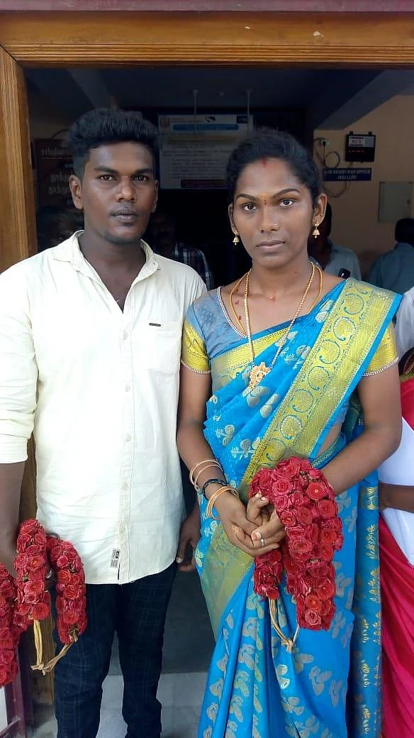 தமிழகத்திலேயே முதல்முறையாக ஆண் - திருநங்கை திருமணத்துக்குப் பதிவுச் சான்றிதழ்!